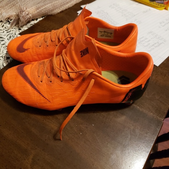 Mens nike Mercurial soccer cleats - Picture 2 of 4